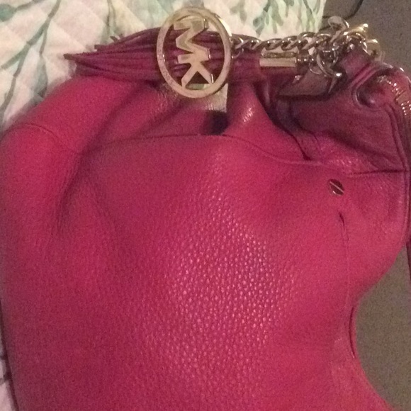 Beautiful hot pink Michael Kors bag - Picture 2 of 2